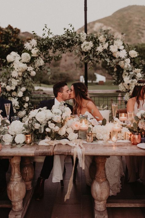 romantic head table design and decor with floral arch Wedding Couple Table, Head Table Wedding Decorations, Brides Table, Calamigos Ranch Wedding, Head Table Wedding, Sweetheart Table Wedding, West Coast Wedding, Table Wedding, Head Table