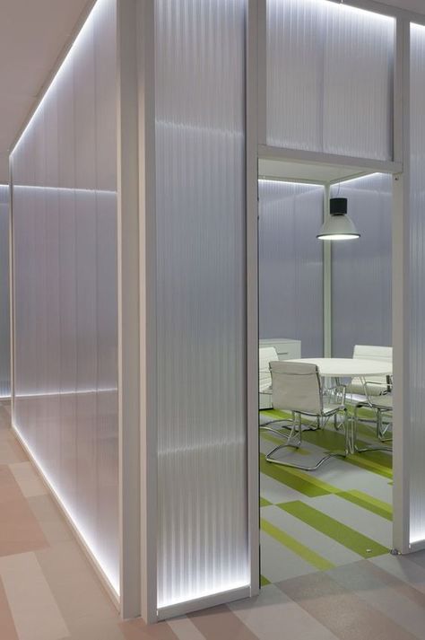 Polycarbonate Panels Interiors, Poly Carbonate Wall, Polycarbonate Wall, Lighting Architecture, Bari Italy, Office Architecture, Polycarbonate Panels, Office Lighting, Design Office