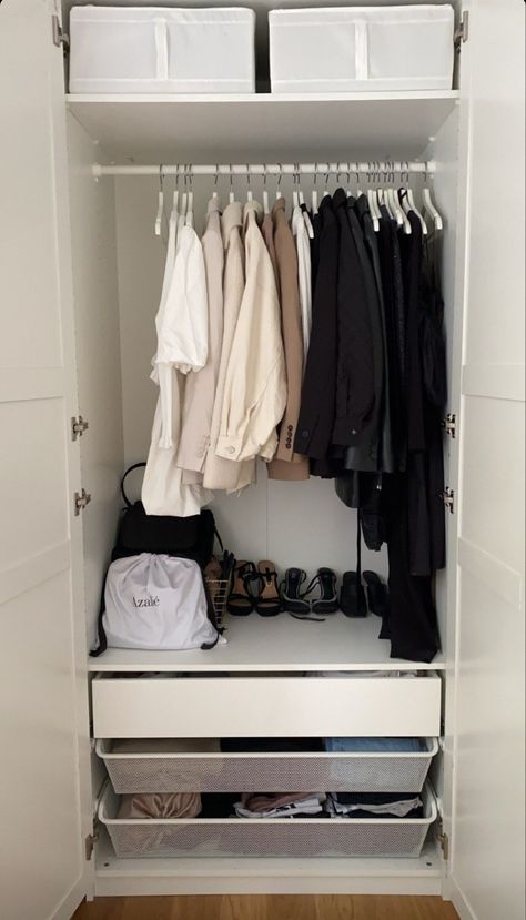 Minimalist Closet Organization, Organizing Purses In Closet, Closet Organisation, Esthetician Room, Minimalist Closet, Wardrobe Organisation, Closet Layout, Wardrobe Room, College Room