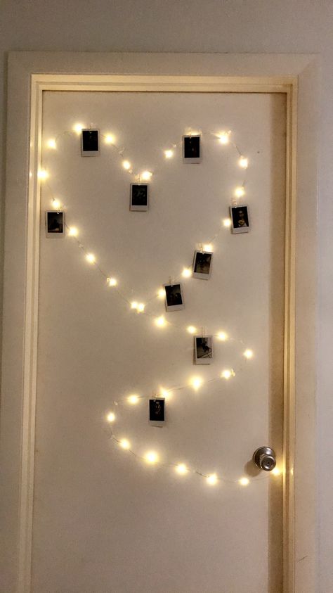 Aesthetic Light Pictures, Poloroid Pictures Ideas Fairy Lights, Polaroid Ideas Room Wall Decor, Polaroid Lights, Couples Room Decor, Small Studio Apartment Decorating, Wall String Lights, Polaroid Picture, Polaroid Wall