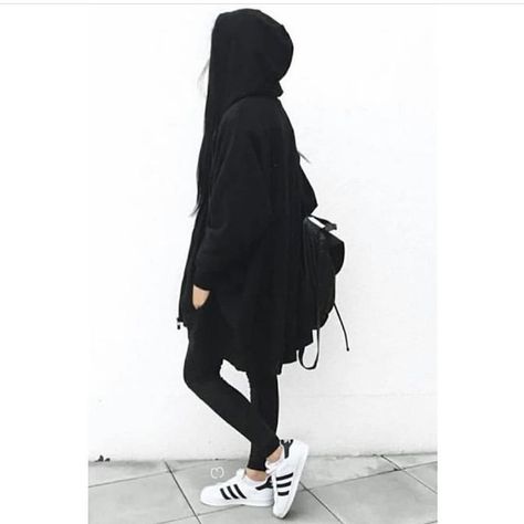 Adidas Outfit Ideas, Girl Hidden Face, Hijab Swag, Choose Your Outfit, Sporty Wear, Big Energy, Boho Dresses Long, Green Sneakers, Adidas Outfit