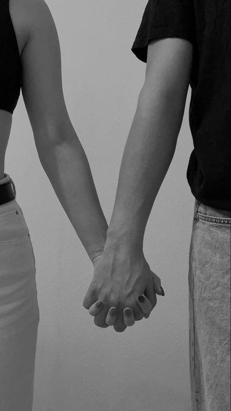 Partner Photoshoot Poses, White Shirt Couple Photoshoot, Couple Hand Poses, Diy Couple Photoshoot, Black And White Couple Photos, Studio Couple Photoshoot Ideas, Engagement Studio Photo, Couples Candid Photography, Studio Photoshoot Ideas