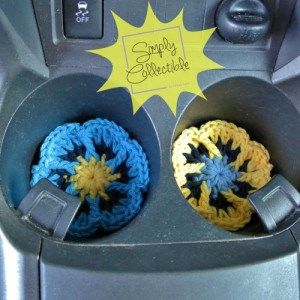 Flower Cup Holder Coasters free crochet patterns - 10 Free Coaster Crochet Patterns Camping Craft, Car Crochet, Crochet Flower Headbands, Crochet Decorations, Crochet Puff Flower, Crazy Person, Rose Patterns, Crochet Flowers Easy, Crochet Car