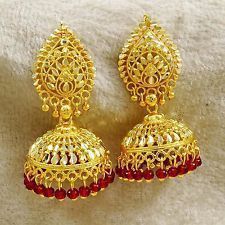 Gold Jewelry Designs, Gold Jhumka, Jhumka Designs, Gold Earrings Indian, Gold Jhumka Earrings, Gold Jewels Design, Gold Jewelry Outfits, Diamond Earrings Design, Gold Jewelry Simple Necklace