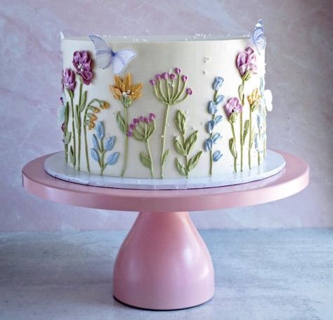 Buttercream Fairy Cake, Piped Flower Cake, Wildflower Birthday Cake, Wild Flower Cake, Wildflower Cakes, Simple Floral Cake, Wildflower Cake, Flower Cake Design, 90th Birthday Cakes