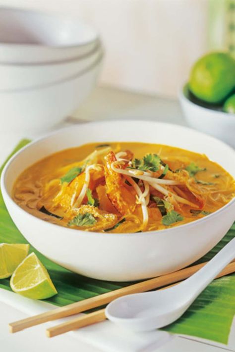 Prawn laksa Laksa Recipe, Curry Laksa, Seafood Dish Recipes, Garlic Prawns, Prawn Curry, Food Collection, Chicken Pasta Recipes, Seafood Dinner, Seafood Dishes