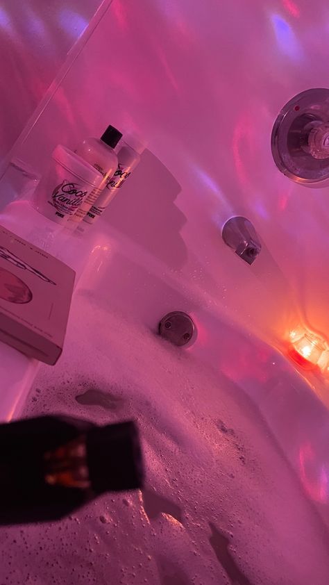 Bubble Bath Asethic, Plan B Pill Pictures, Pink Skin Care Aesthetic, Bath Asthetics, Rolling Up Aesthic, Pounds Of Zaza, Bubble Bath Aesthetic, Bath Pics, Shower Aesthetic