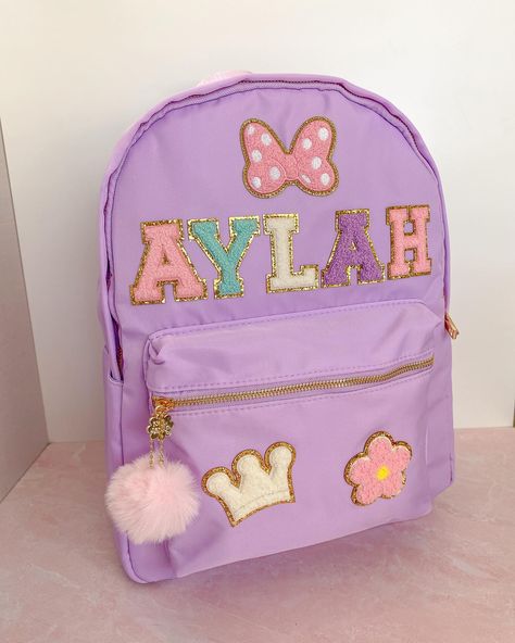 Something about multicolored letters that just make a backpack pop! ✨🤩 #kidsbackpacks #kidsstyle #kidfashion #backtoschool #custombackpack #personalizedbackpack #firstdayofschool #preppystyle Backpack With Patches, Make A Backpack, Backpacks For Kids, Cute Diaper Bags, Personalized Backpack Kids, Backpack Fits, Daycare School, Diy Denim Jacket, Chenille Patches