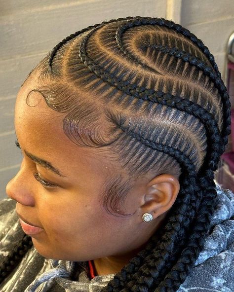 Nice All Back Hairstyles, Eight Stitch Braids, Six Cornrows Braids For Black Women, 8 Feed Ins Braids, All Back And Base Hairstyle, 6 Feeder Braids, 6-8 Stitch Braids, 8 Feedin Braids With Design, Small Feed In Braids With Design