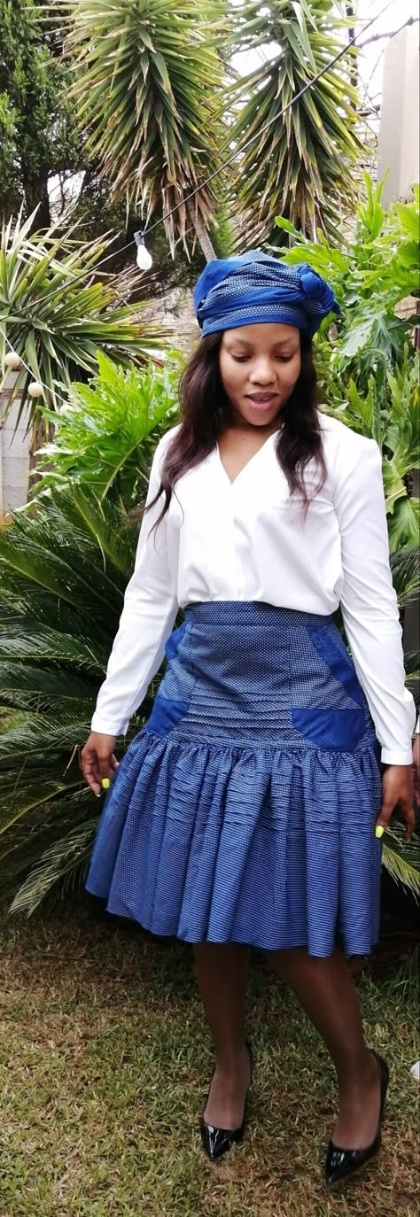 Setswana Traditional Skirts, Tswana Traditional Skirts, Shweshwe Aprons, Setswana Traditional Attire For Women, Seshweshwe Skirts, Seshweshwe Dresses Design Outfit, Shweshwe Skirts, Lobola Outfits Woman Dresses, Setswana Traditional Dresses