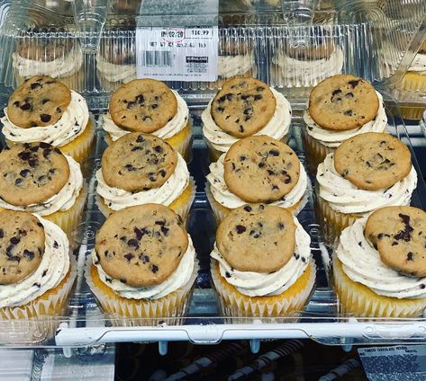 Costco Cupcakes, Cookies And Cream Cupcakes, Selling Cookies, Cookies And Cream Frosting, Cookie And Cream Cupcakes, Cream Cupcakes, Cake Base, Cherry Hill, Baking Company