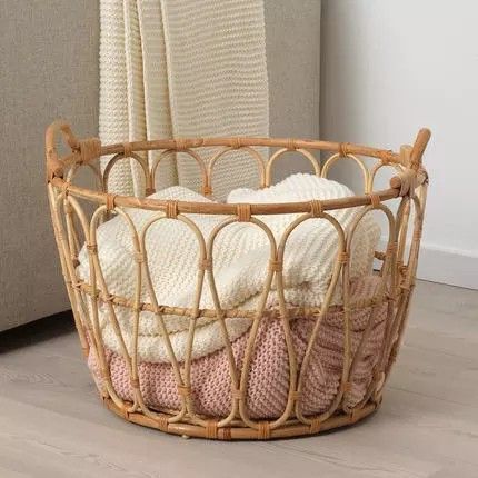 Preppy Aesthetic Bedroom, Modern Beach Bedroom, Room Makeover Aesthetic, Ikea Rattan, Room Wishlist, Modern Preppy, Boho Basket, Aesthetic Bedroom Decor, Small Apartment Design