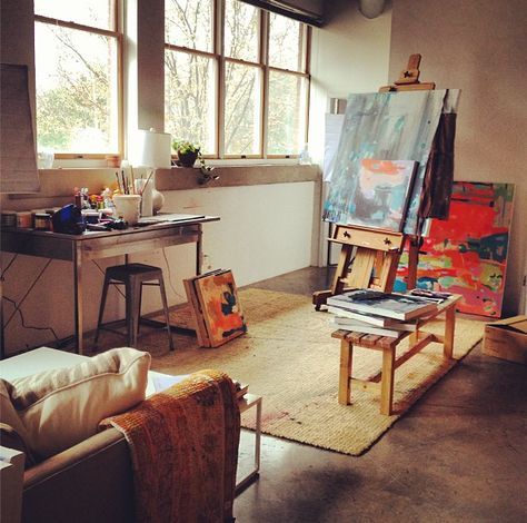 Art corner Artist Workspace, Art Studio Space, Art Studio Room, Art Studio Design, Artistic Space, Art Studio At Home, Studio Living, Studio Room, My Art Studio