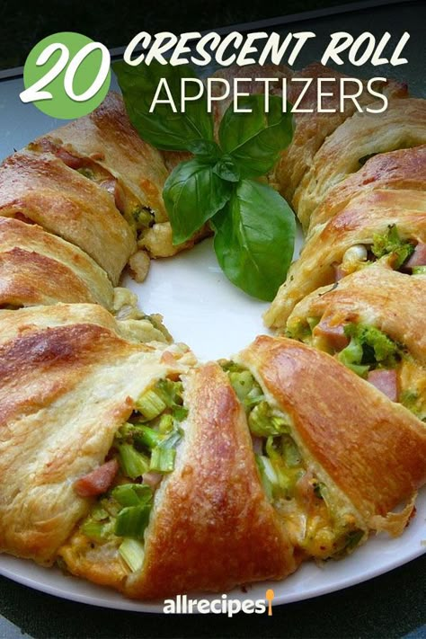 Looking for appetizer recipes? Try cooking these quick and easy crescent roll appetizers. From a taco ring to sausage and cream pinwheels to garlic bread, these are the best Superbowl party food ideas, Superbowl appetizer, super bowl snacks, football food recipes, and party food ideas. Awesome Appetizers Appetizer Ideas, Easy Super Bowl Party Food Crescent Rolls, Vegetarian Crescent Ring, Few Ingredient Appetizers, 2 Ingredient Appetizers, Hot Vegetarian Appetizers, Crescent Ring Recipes Appetizers, Cresent Rings Recipes, Quick And Easy Appetizer Recipes