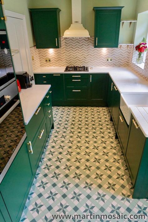 Victorian Floor Tiles - Interior — Martin Mosaic Victorian Tiles London Vintage Kitchen Floor, Hallway Tiles Floor, Mosaic Floor Tiles, Victorian Floor Tiles, Tiled Hallway, Victorian Floor, Victorian Tiles, Vintage Floor, Mosaic Flooring