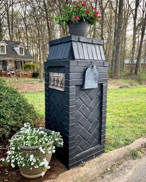 Brick Mailbox Designs Farmhouse, Black Brick Mailbox Ideas, Farmhouse Mailbox Ideas Curb Appeal, Brick Mailbox Ideas Curb Appeal, Black Mailbox Ideas, Mailbox Ideas Curb Appeal, Brick Mailbox Ideas, Brick Mailbox Designs, Farmhouse Mailboxes