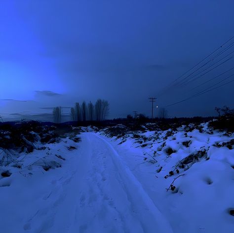 Liminal Winter, Blue Snow Aesthetic, Blue Hour Aesthetic, Blue Hour Photography, Dark City, Night Landscape, Winter Scenery, Blue Hour, Snowy Day