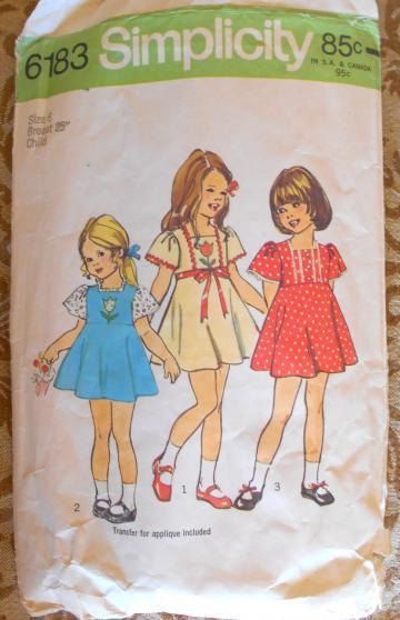 70s Sewing Patterns, 60s Patterns, Girls Dresses Sewing, Childrens Sewing Patterns, Girls Dress Sewing Patterns, Girl Dress Pattern, Sewing Patterns Girls, Motif Vintage, Simplicity Sewing