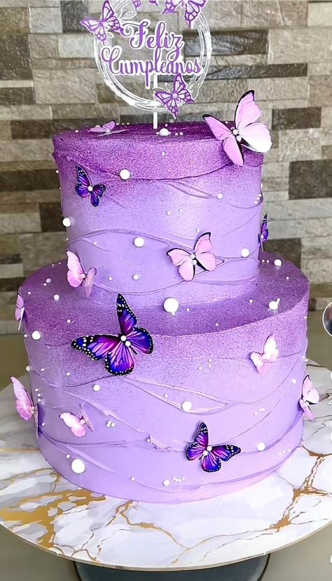 Purple Sweet 16 Cakes, Glitter Cake Ideas, Purple Party Foods, Sophia Cake, Purple Butterfly Cake, Sunflower Wedding Cake, Purple Cakes Birthday, 15th Birthday Cakes, Purple Birthday Party