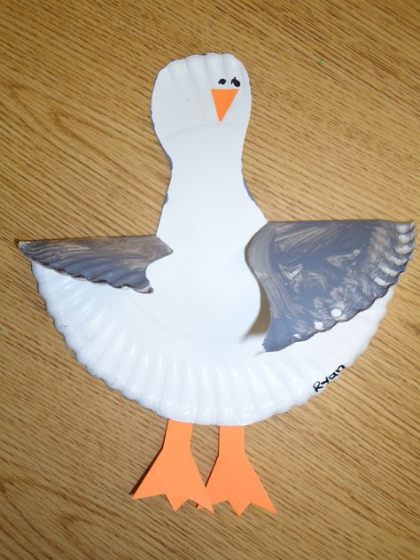 seagulls Seagull Craft Preschool, Beach Theme Arts And Crafts For Kids, Paper Plate Sea Animals, Under The Sea Eyfs, Seaside Eyfs, Seagull Craft, Under The Sea Crafts, Duck Crafts, Paper Plate Crafts For Kids