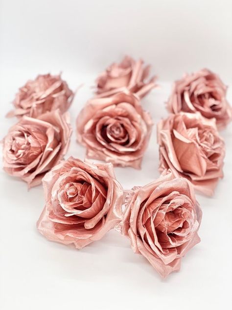 Wedding Decor Rose Gold, Rose Gold Centerpiece, Rose Gold Bouquet, Gold Wedding Decor, Gold Wedding Centerpieces, Rose Gold Wedding Decor, Rose Gold Wedding Cakes, Rose Gold Cake, Gold Bouquet