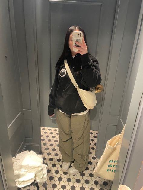 Uniqlo Crossbody Bag Outfit, Cos Crossbody Bag, Stussy Outfit, Uniqlo Bag, Kanken Bag, Crossbody Bag Outfit, Fit Pics, Dressy Dress, Accessory Inspo