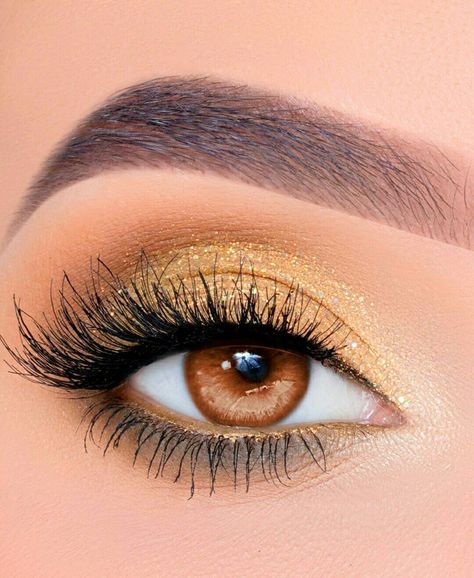 Light Yellow Eye Makeup, Quinceanera Makeup Yellow, Eye Makeup On Yellow Dress, Mustard Yellow Eye Makeup, Prom Makeup For Brown Eyes Yellow Dress, Makeup To Go With Yellow Dress, Yellow Prom Dress Makeup, Eyeshadow Looks Yellow, Light Yellow Makeup Looks