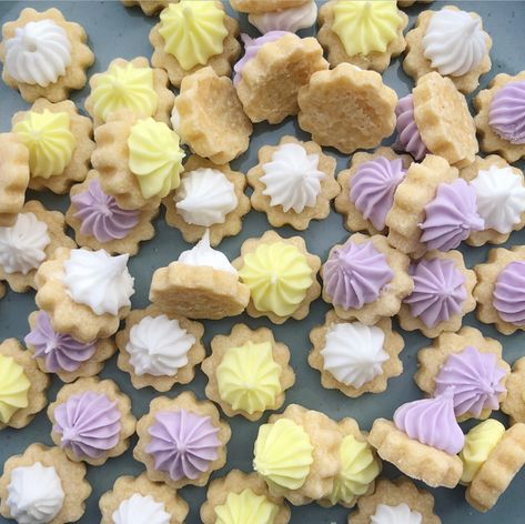 Easy Peasy Iced Gems - Jessica's Kitchen Gluten Free Twix, Iced Gems, Royal Icing Sugar, Irish Butter, Recipe Gluten Free, Baking Desserts, Meringue Cookies, Gluten Free Recipes Easy, Letter I