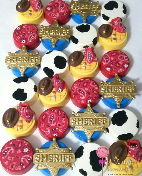 Cowboy sheriff inspired chocolate covered oreos Decorated Oreos, Cowboy Sheriff, Oreo Treats, Chocolate Covered Cookies, Chocolate Dipped Oreos, Toy Story Cakes, Covered Oreos, Toy Story Birthday Party, Oreo Pops