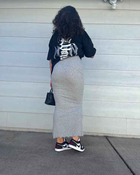 Long Skirts Outfit Black Women, Modest Outfit With Sneakers, Long Flannel Dress Outfit, Jordan With Dress Outfit, Modest Outfits Streetwear, Long Dresses With Sneakers, Long Skirt And Shirt Outfits, Long Skirt And Sneakers Outfit, Long Dress With Sneakers