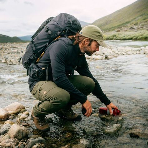 Nobody Takes Pants as Seriously as Fjällräven | Outside Online Hiking Outfit Men Summer, Colorado Hiking Outfit, Hiking Outfit Summer Trail, Hiking Outfit Fall Mountain, Hiking Outfit Men, Wander Outfit, Trekking Outfit, Cute Hiking Outfit, Hiking Outfit Spring