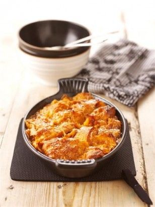 CARAMEL CROISSANT PUDDING with bourbon and cream!  Oh my GOD. Maybe Christmas morning? Caramel Croissant, Croissant Pudding, Sweets Board, Nigella Lawson Recipes, Sugary Treats, Winter Cakes, Croissant Bread, Bread Puddings, Gratin Dish