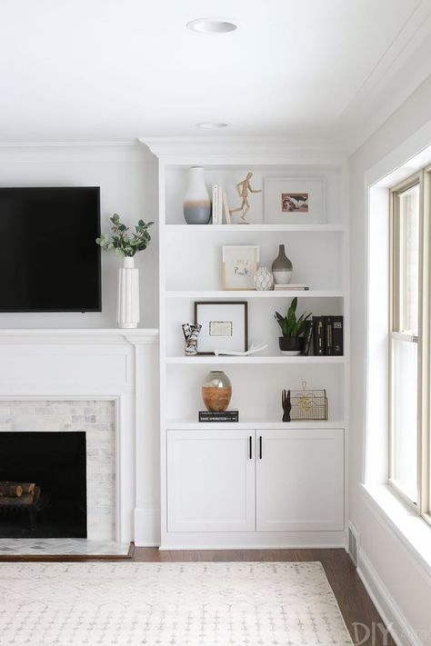 White Cabinet Living Room, Alcove Built Ins, Lounge Shelving Ideas, Alcove Shelving Living Room, White Family Room, Living Room Design White, White Family Rooms, White Shelving, Alcove Ideas Living Room