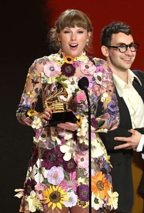 Watch Taylor Swift's Grammys 2021 Album of the Year Speech Taylor Swift Grammys 2021, Jack Antonoff, Album Of The Year, Taylor Swift Album, Live Taylor, Taylor Swift 13, Taylor Swift Pictures, Sunday Night, Blake Lively