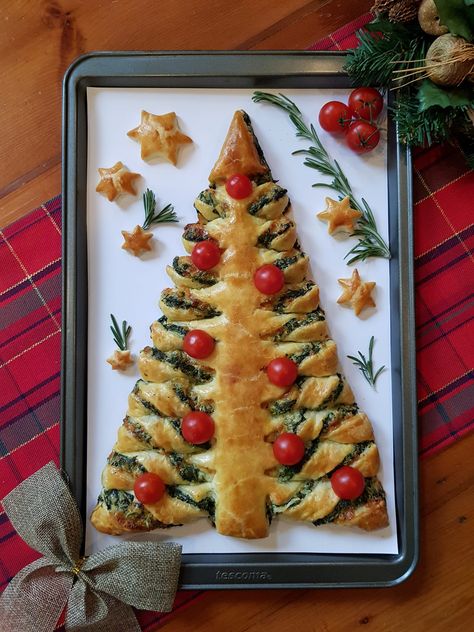 Lolly's Kitchen - Lolly's Kitchen added a new photo. Savoury Puff Pastry Christmas Tree, Puff Pastry Xmas Tree, Strawberry Jam Tarts, Puff Pastry Christmas Tree, Pastry Christmas Tree, Spinach Appetizers, Puff Pastry Christmas, Pastry Christmas, Tree Spinach