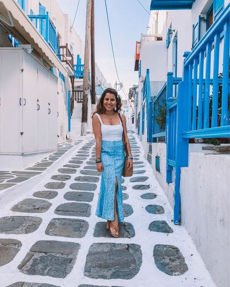 What to Wear in Mykonos, Greece #bloggerfashion #bloggerstyle #travelblog What To Wear In Mykonos, Mykonos Greece Outfit, Greece Instagram, Greece Packing List, Greece Poster, Insta Board, Greece Destinations, Greece Outfit, Greece Trip