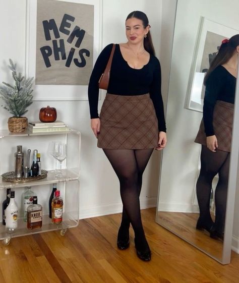 Full Size Outfits, Size 40 Outfits, Sixth Form Outfits Plus Size, Fall Outfits Aesthetic Plus Size, Fall Fashion Midsize Women, Curvy Alternative Outfits, Outfit Midsize Girl, Mid Size Autumn Outfits, Outfits Ideas Midsize