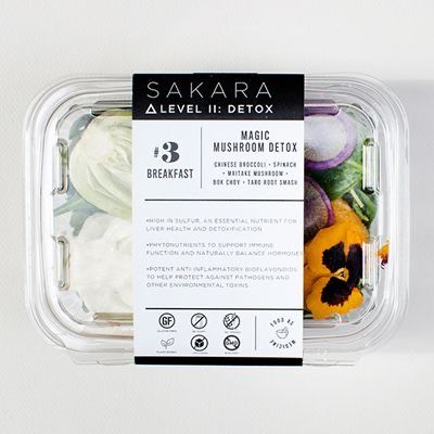 Microgreen Packaging, Vegetable Packaging, Detox Breakfast, Sakara Life, Rich Mom, Juice Branding, Drinks Packaging Design, Homemade Almond Milk, Food Label