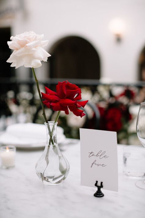 Bud Vases Wedding, Blush Pink Wedding Flowers, Wedding Flower Trends, Red And White Weddings, Modern Wedding Flowers, Red Rose Wedding, Rose Centerpieces, Pink Wedding Flowers, Wedding Vases