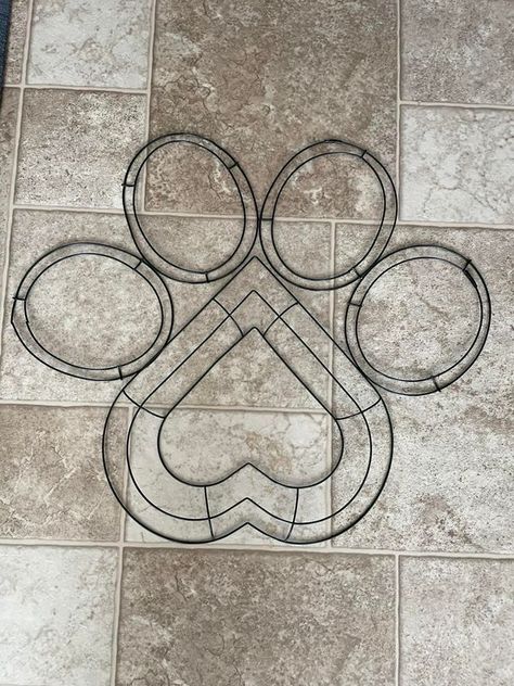 💲Dollar Tree Fanatics Crafts & Decor💲 | My first attempt of the dog paw wreath | Facebook Diy Dollar Tree Dog Stuff, Pawprint Wreath Diy, Paw Print Wreath Diy Dollar Tree, Dollar Tree Dog Diy, Paw Wreath Diy, Paw Print Wreath Diy, Dog Wreath Ideas, Dog Paw Wreath Diy, Dollar Tree Heart Wreath