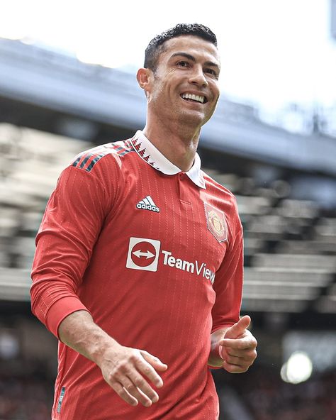 Ronaldo 2022, Man United Kit, Portugal Football Team, Messi Vs Ronaldo, Portugal National Team, Cr7 Wallpapers, Cristiano Ronaldo Manchester, Messi Vs, Cr7 Ronaldo