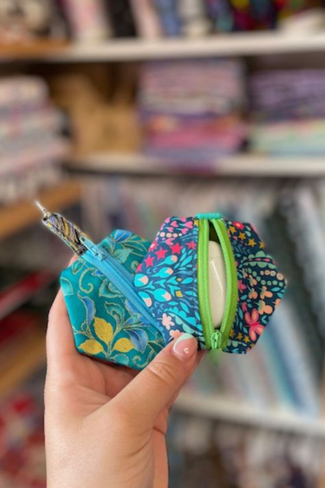 Find a super handy tutorial on how to make your own Airpods case over on our KnitandStitchClub Airpod Case Diy Sewing, Fabric Airpod Case, Sew Airpod Case, Airpod Case Sewing Pattern, Airpod Case Pattern, Diy Airpods Case, Pouch Diy, Textiles Projects, Cute Sewing Projects