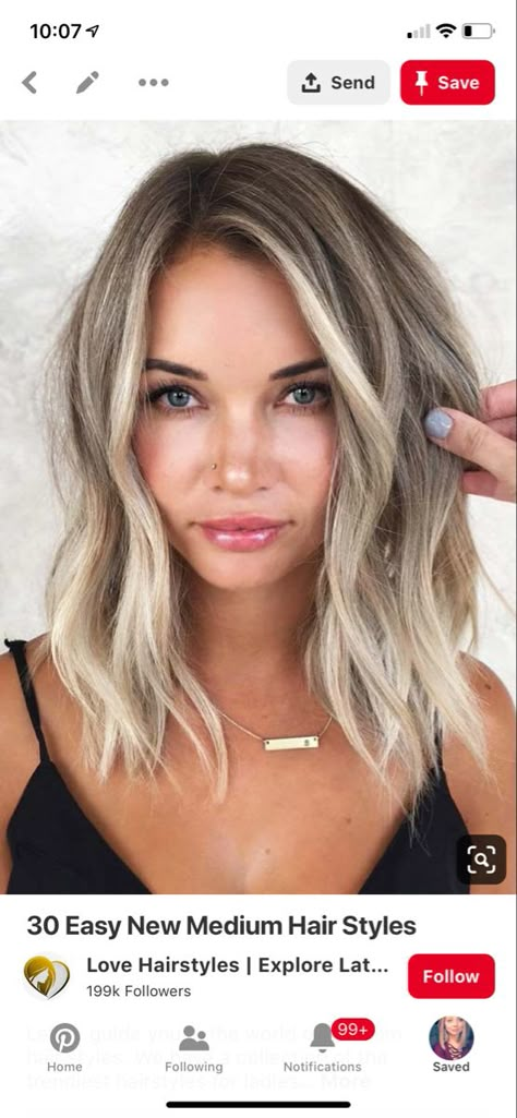 Root Stretch Hair, Root Stretch Hair Blonde, Blonde Root Stretch, Root Smudge Blonde, Mid Length Blonde Hair, Shadow Root Blonde, Root Smudge, Blonde Hair With Roots, Beige Blond