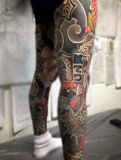 Irezumi Leg Tattoo, Full Leg Japanese Tattoo, Japanese Sleeve Tattoos Leg, Irezumi Leg Sleeve, Half Leg Tattoo Men Sleeve, Japanese Leg Sleeve, Thigh Tattoo Ideas, Japanese Irezumi, Japanese Leg Tattoo