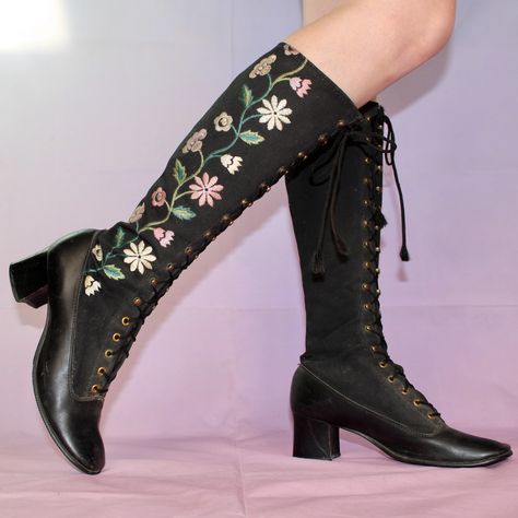 "🥀 Vintage 60s 🥀 Floral embroidered lace up front granny gogo boots   SO AMAZING  Label: Eskipets by Dunham Labeled as a size US 8.5, however fit closer to a size 7.5/8  🦚 MEASUREMENTS 🦚 Insole: 9.5\"  Heel height: 2\" Total height: 16\" Top of calf (can be made wider by lacing) 12.5\" closed Overall great vintage condition The insoles are missing Minimal scuffing on the heels The floral embroidery up the sides is to die for So beautiful in person, pics don't due them justice  #60s #70s #vin 60s Floral, Floral Boots, Gogo Boots, 70s Vintage, Pretty Shoes, Vintage 60s, Embroidered Lace, Look Cool, Cute Shoes