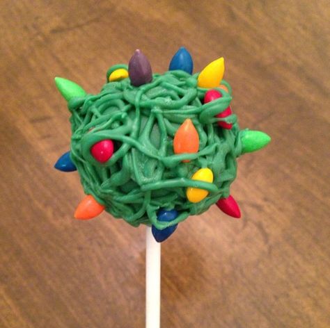 Funny Cake Pops, Stranger Things Cake Pops, Christmas Light Cake, Cake Pops Decorating Ideas, Cake Pops Ideas Decorating, Winter Cake Pops, Cake Pops Christmas, Christmas Cake Balls, Regular Cake