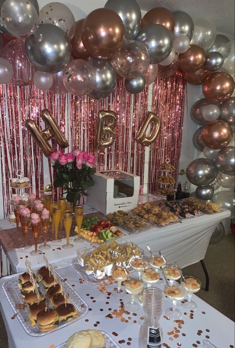 House Party Decorations Birthday, Birthday Table Set Up, Birthday Party Set Up Ideas, Rose Gold Themed Birthday Party, Gold Themed Birthday Party, 15th Birthday Decorations, Uk Icon, 14th Birthday Party Ideas, Party Decorations Diy