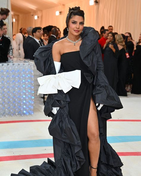 The relationship between Priyanka Chopra and the Met steps isn't a new one. But what remains fresh is the fashion. From serving a regal heiress in @ralphlauren circa 2018, to the Mad Hatter-inspired @dior gown in 2019—the actor takes themes seriously, needless to say. Swipe to see all her looks from the Met Gala and tell us which one is your favourite. #VogueFashion #MetGala The Met Steps, Dior Gown, The Met Gala, Vogue India, Priyanka Chopra, Vogue Fashion, Which One Are You, Mad Hatter, The Fashion