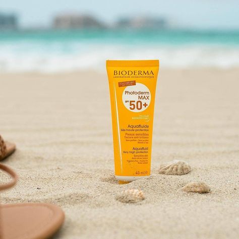 Sunscreen Photography Ideas, Suncream Photography, Sunscreen Photography, Beach Product Photography, Bioderma Sunscreen, Beach Skincare, Beach Sunscreen, Best Sunscreen, Skincare Products Photography