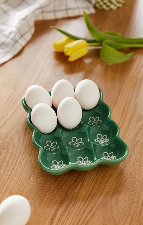 Ceramic Kitchenware, Egg Tray, Cerámica Ideas, Clay Diy Projects, Diy Ceramic, Tanah Liat, Keramik Design, Ceramics Ideas, Pottery Crafts